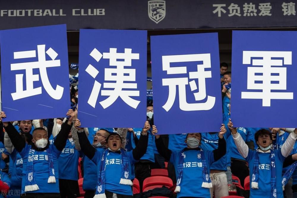 布坎南将与国米签约至2028年，布鲁日将得到含奖金约800万欧元的转会费，布坎南的年薪将约为150万欧元。